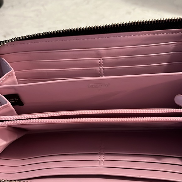 Coach Wallet - Picture 3 of 3